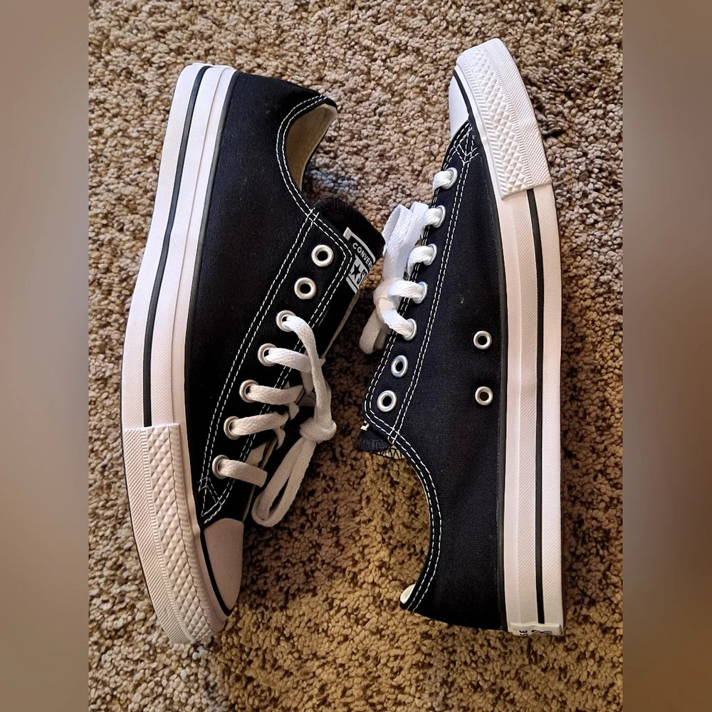 Converse Chuck Taylor All Star Sneakers Shoes Black Low Size Men 10 Women 12 - Picture 3 of 8